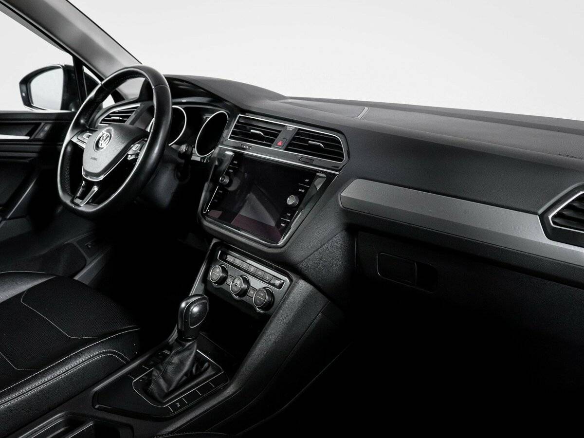 Volkswagen Tiguan, 2020 Фото №9