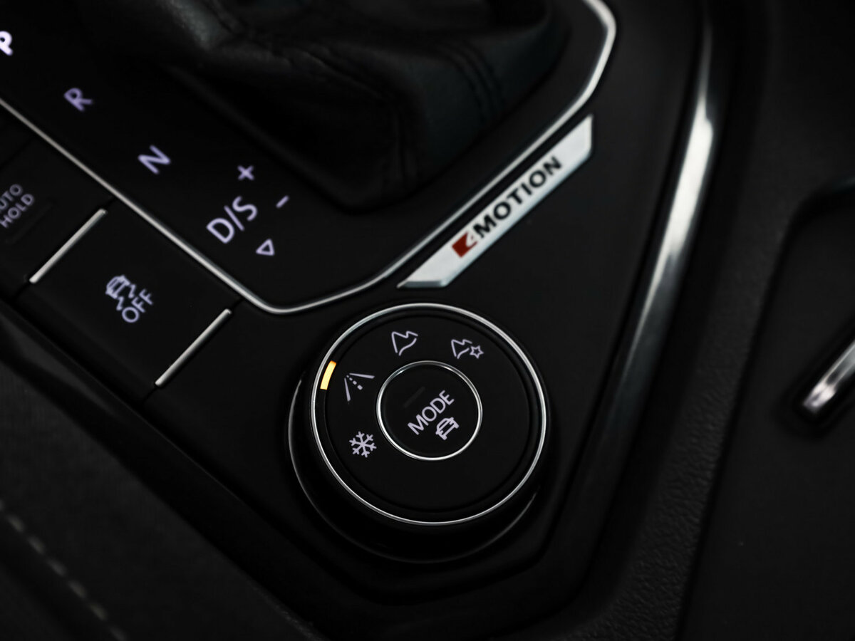 Volkswagen Tiguan II, 2017 Фото №18