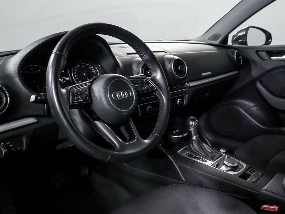 Audi A3 III (8V) Рестайлинг, 2016 Фото №11