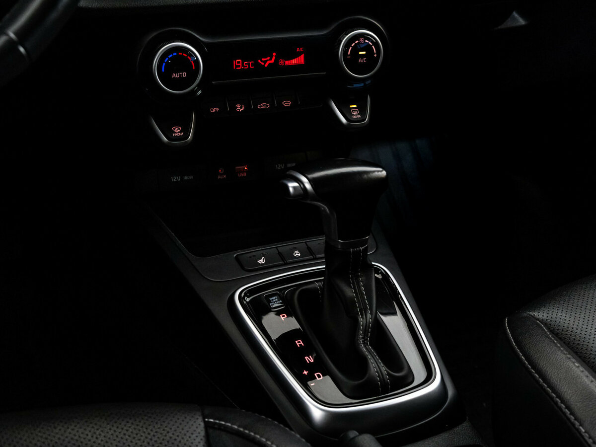 Kia Rio X-Line IV, 2020 Фото №12