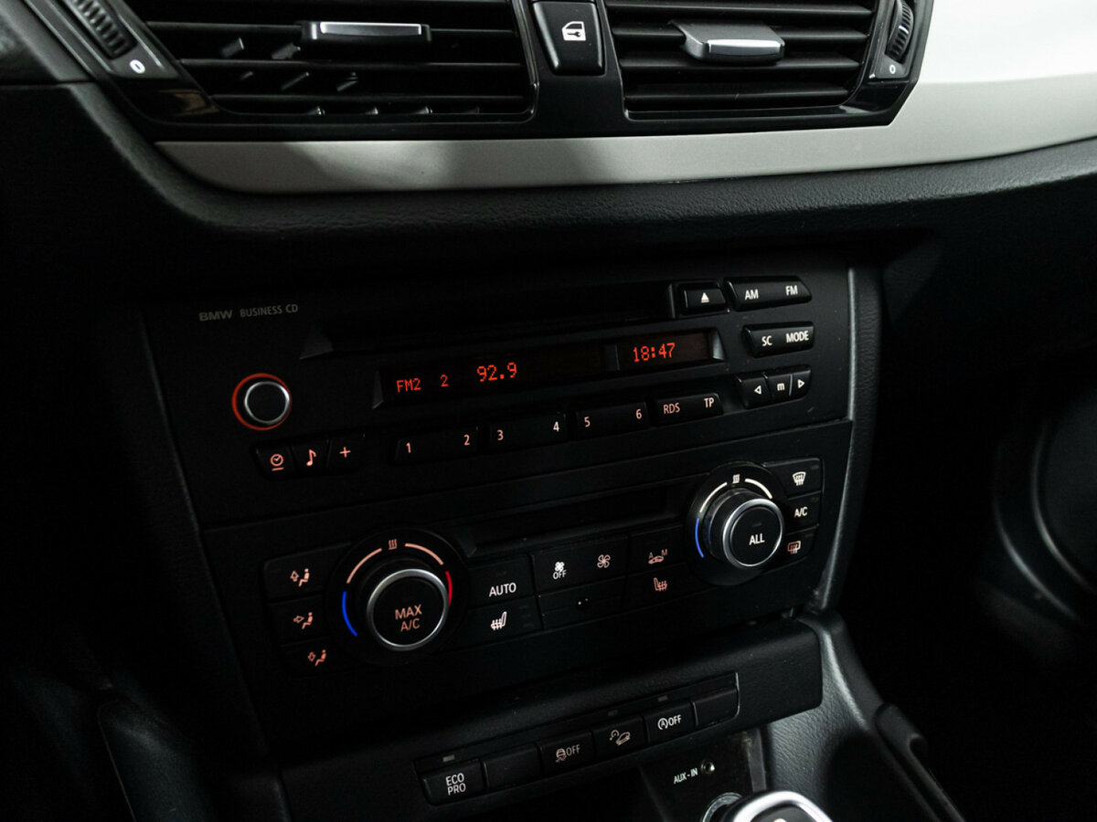 BMW X1 20d I (E84) Рестайлинг, 2014 Фото №15