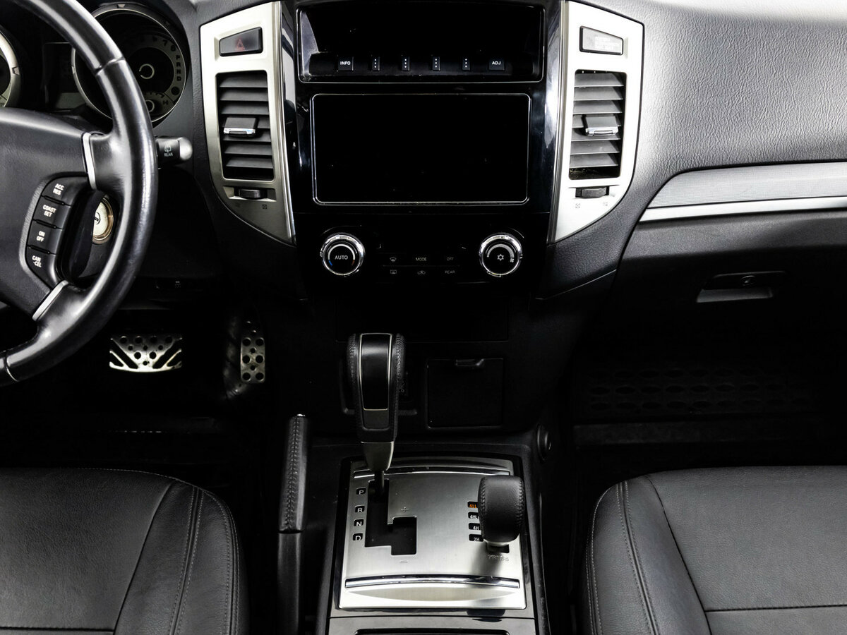 Mitsubishi Pajero IV Рестайлинг 2, 2017 Фото №15