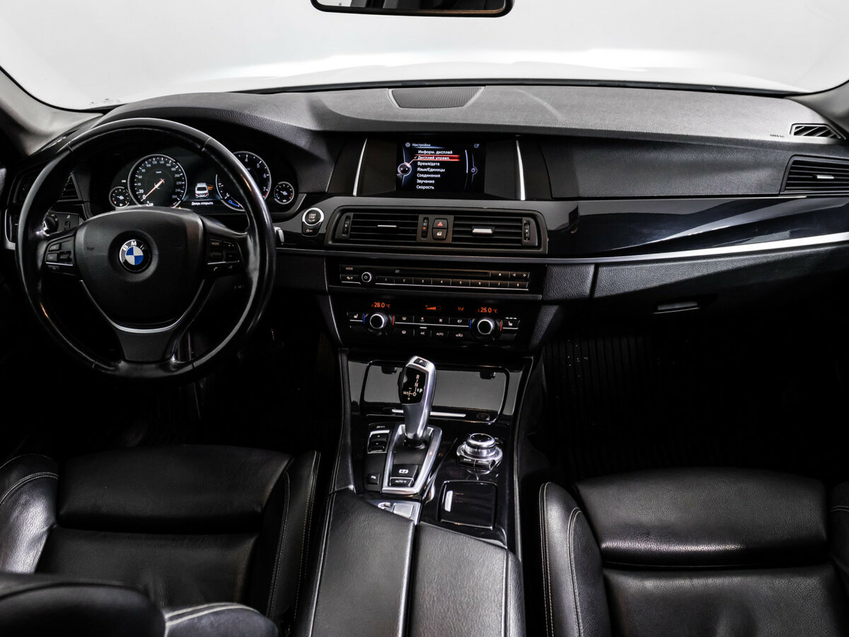BMW 5 серии 520i VI (F10/F11/F07) Рестайлинг, 2015 Фото №10