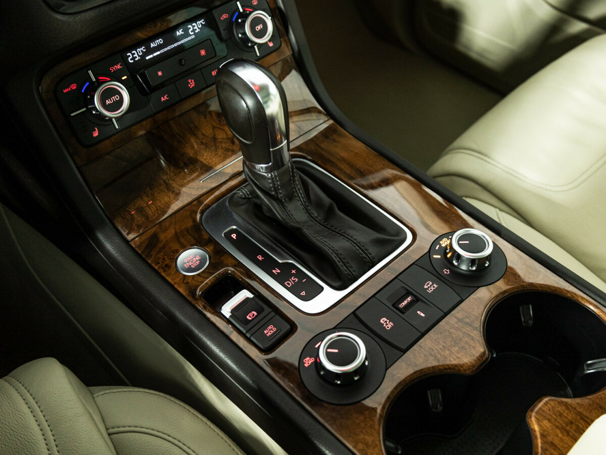 Volkswagen Touareg II, 2013 Фото №19