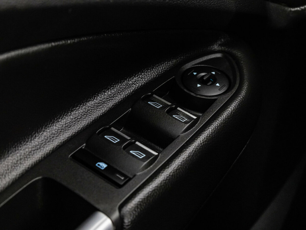 Ford Kuga II Рестайлинг, 2017 Фото №12