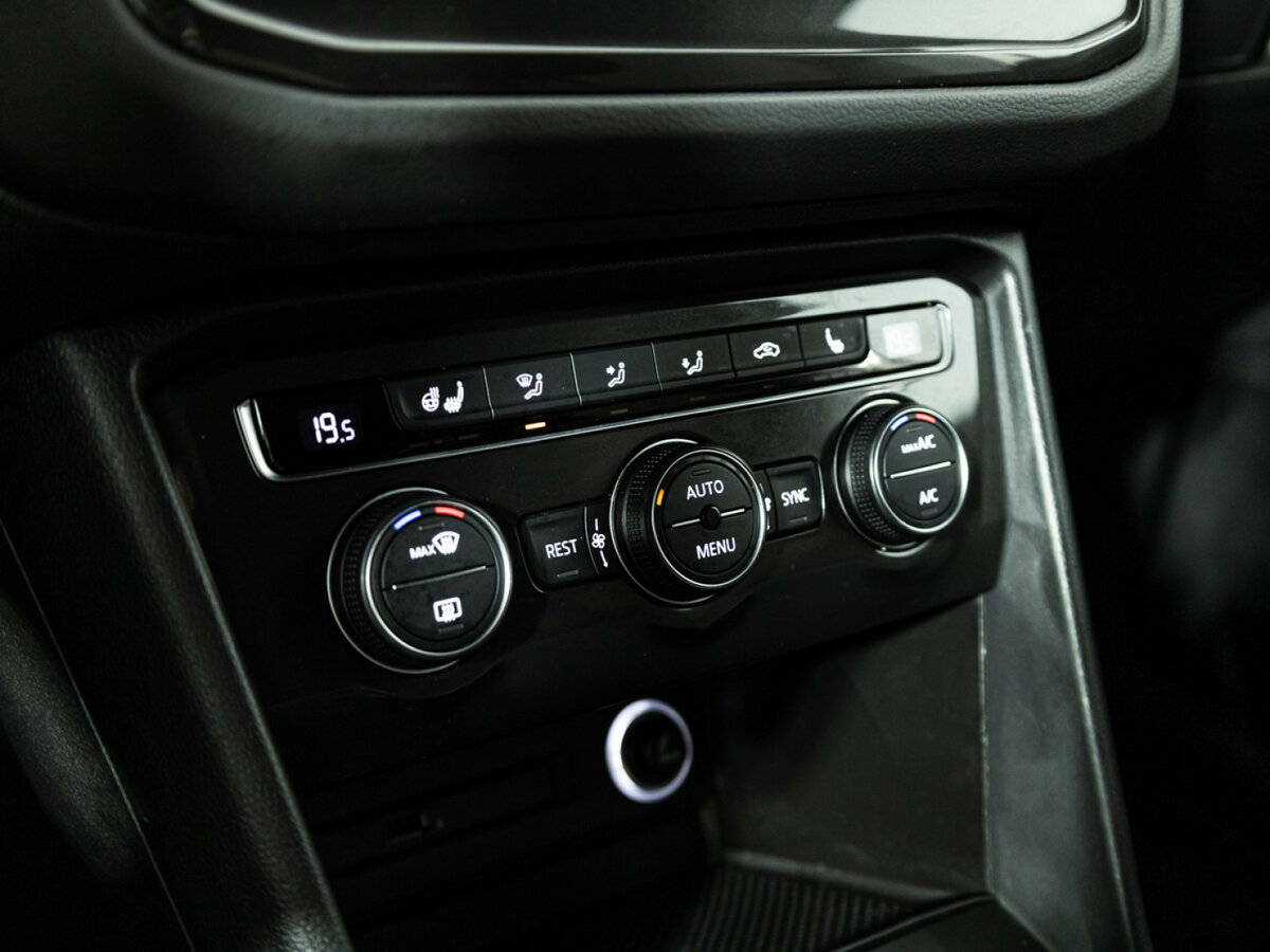 Volkswagen Tiguan II, 2017 Фото №12