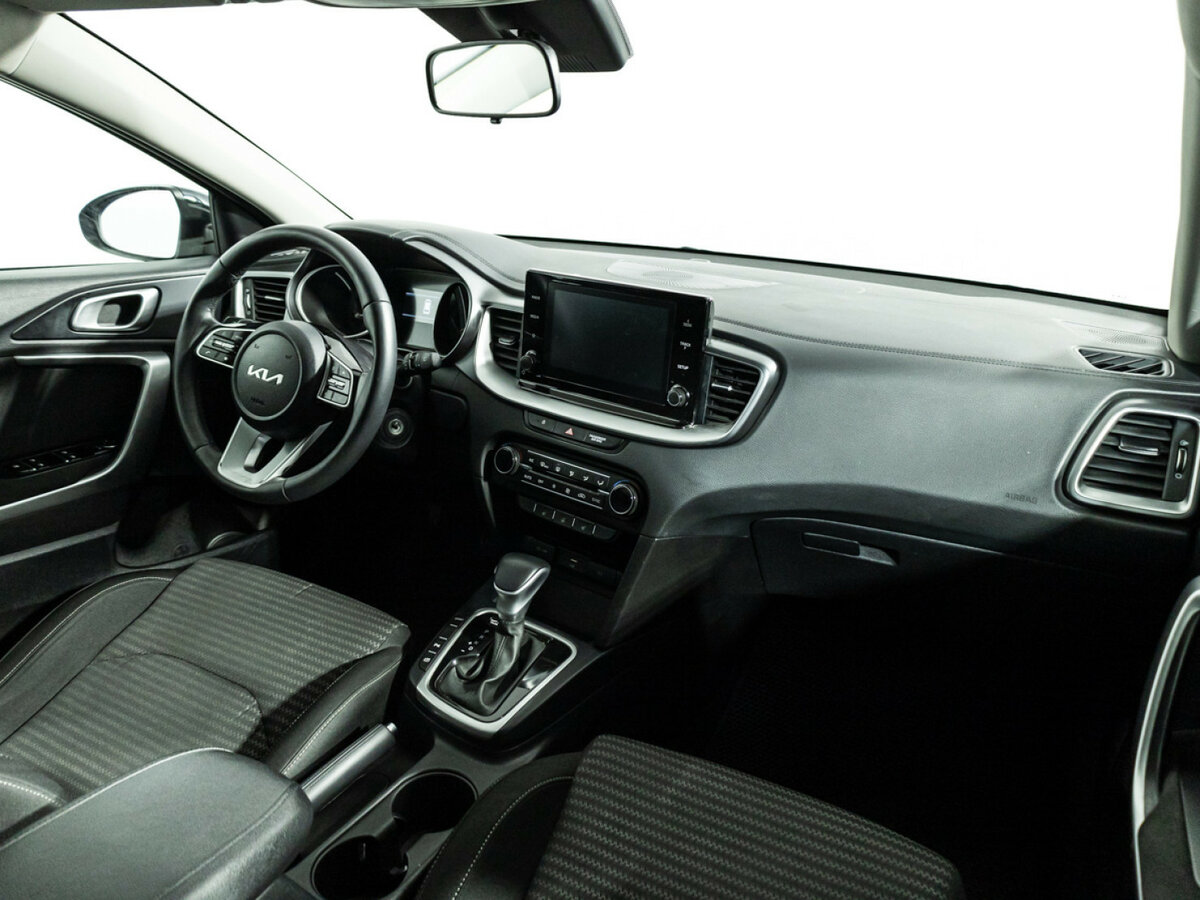 Kia Ceed III Рестайлинг, 2022 Фото №9